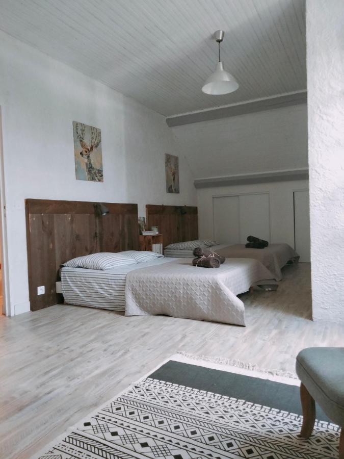 Chambre Familiale Anna "Mon Lit Au Pre" , Jusqu'A 4 Adultes Et 2 Enfants Avec Piscine Familles, Couples Ou Femmes Seulement Pontours Extérieur photo