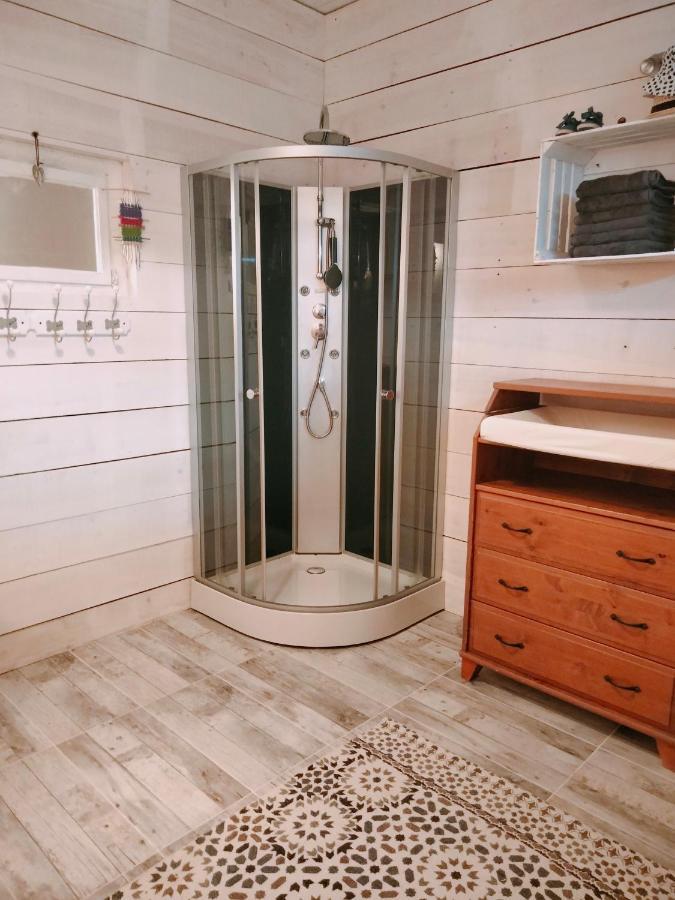 Chambre Familiale Anna "Mon Lit Au Pre" , Jusqu'A 4 Adultes Et 2 Enfants Avec Piscine Familles, Couples Ou Femmes Seulement Pontours Extérieur photo